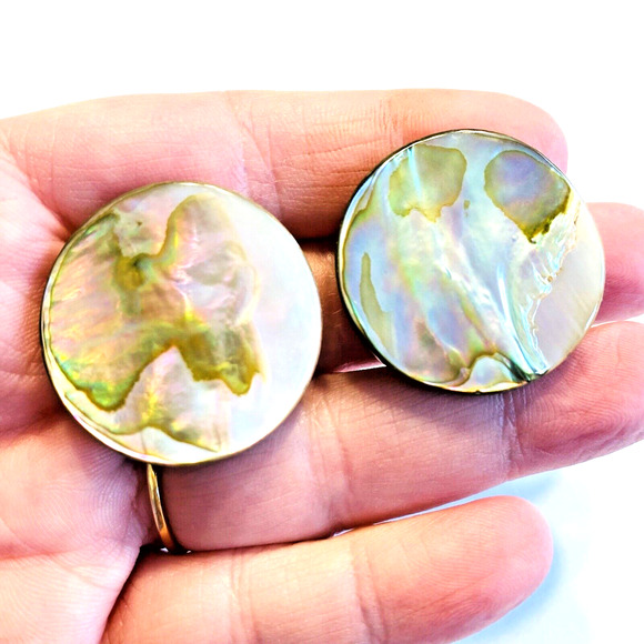 Vintage Clip On Earrings Artisan Made Abalone Shell Rounds Coastal Casual Chic - Picture 5 of 5